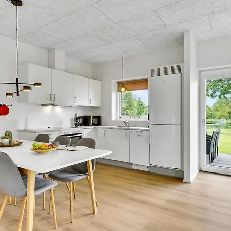 3 Bedroom Awesome In Σπίτι διακοπών *