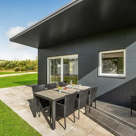 3 Bedroom Awesome In Holiday home