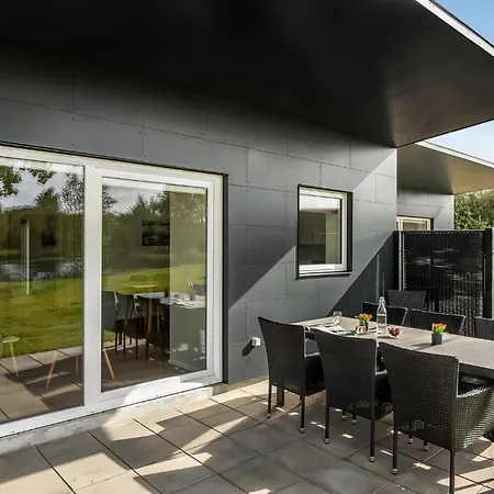 3 Bedroom Awesome In Σπίτι διακοπών *