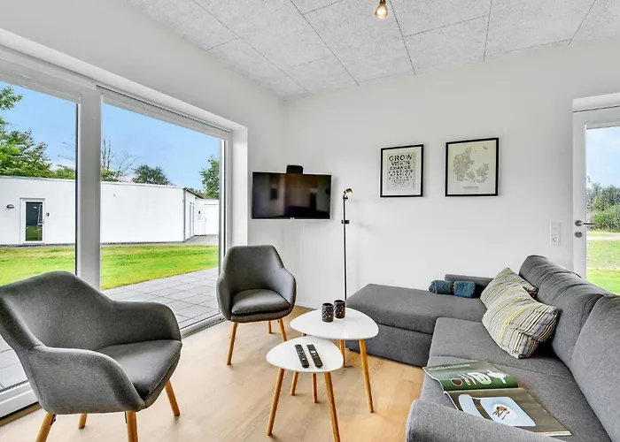 3 Bedroom Awesome In *